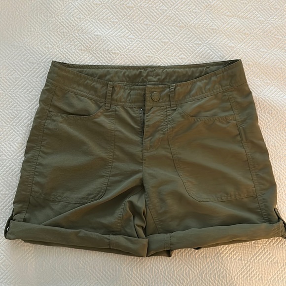 The North Face Horizon II roll-up shorts, size 2 - Picture 1 of 3